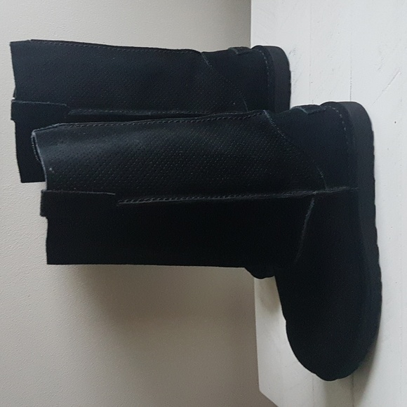 UGG Leather Boots - Picture 6 of 10